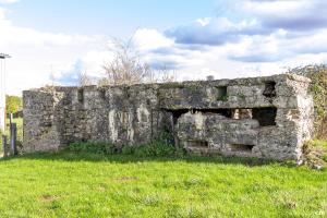 Ligne Maginot - VILLY 2 - MAISON BEAUJET - (Blockhaus pour arme infanterie) - Les créneaux vers la casemate de la Croix Morel
