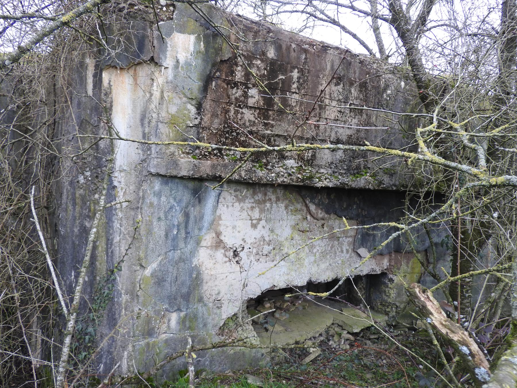 Ligne Maginot - BLANKHECK - (Blockhaus pour arme infanterie) - Une première embrasure de tir.
