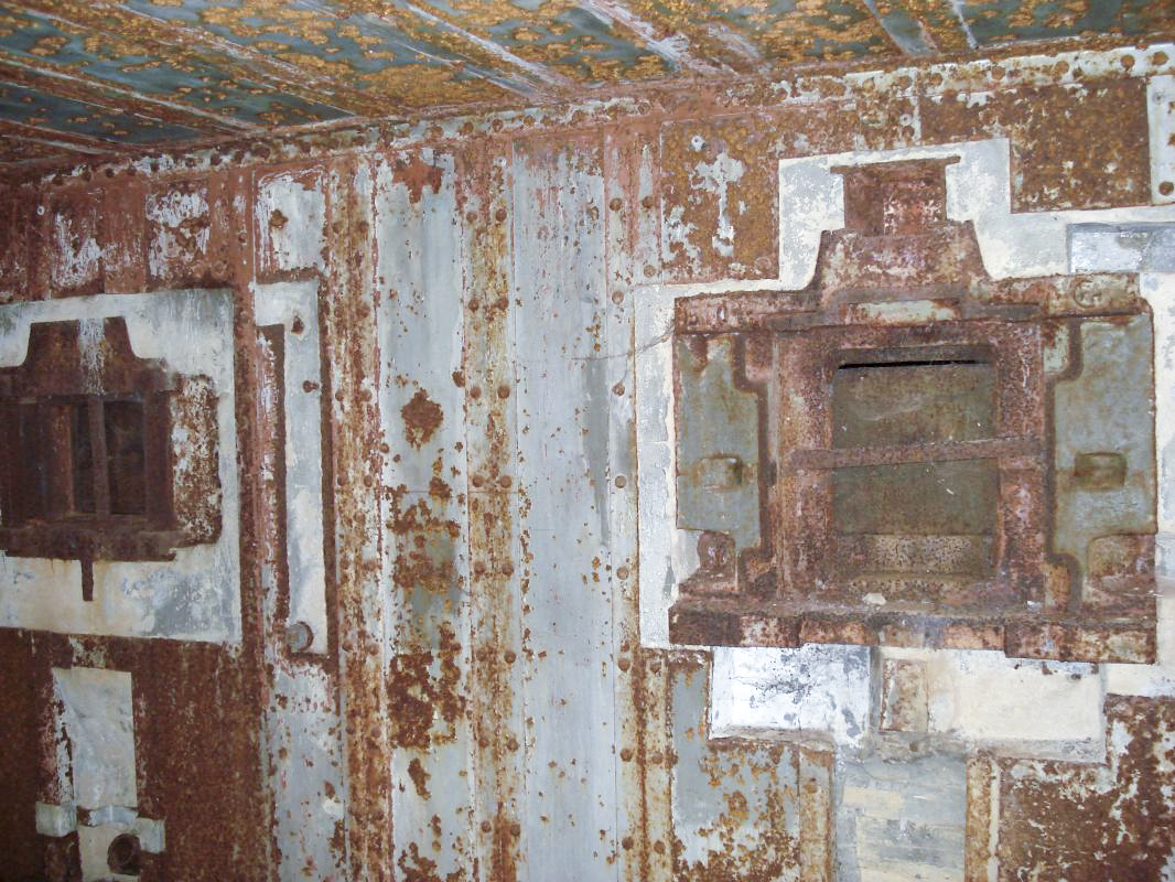 Ligne Maginot - FRESNOIS - (Casemate d'infanterie - Double) - Créneaux JM et AC/JM (gauche)