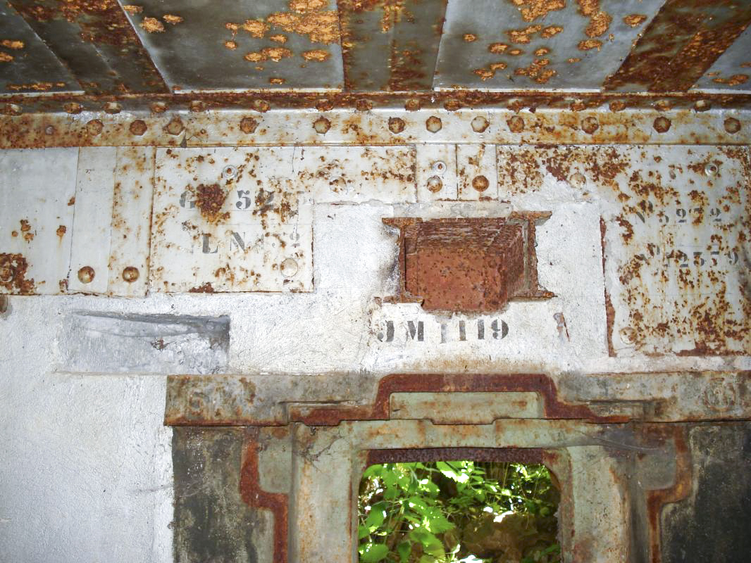Ligne Maginot - FRESNOIS - (Casemate d'infanterie - Double) - Créneau AC/JM