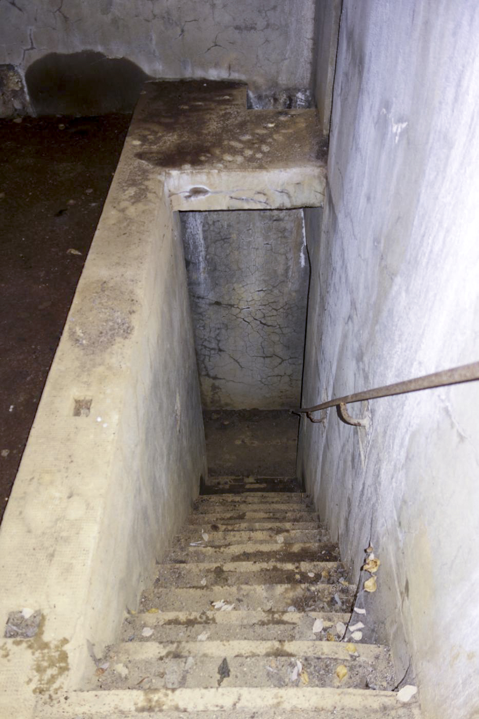 Ligne Maginot - LA HIGNY - (Casemate d'artillerie) - Escalier descendant au sous-sol