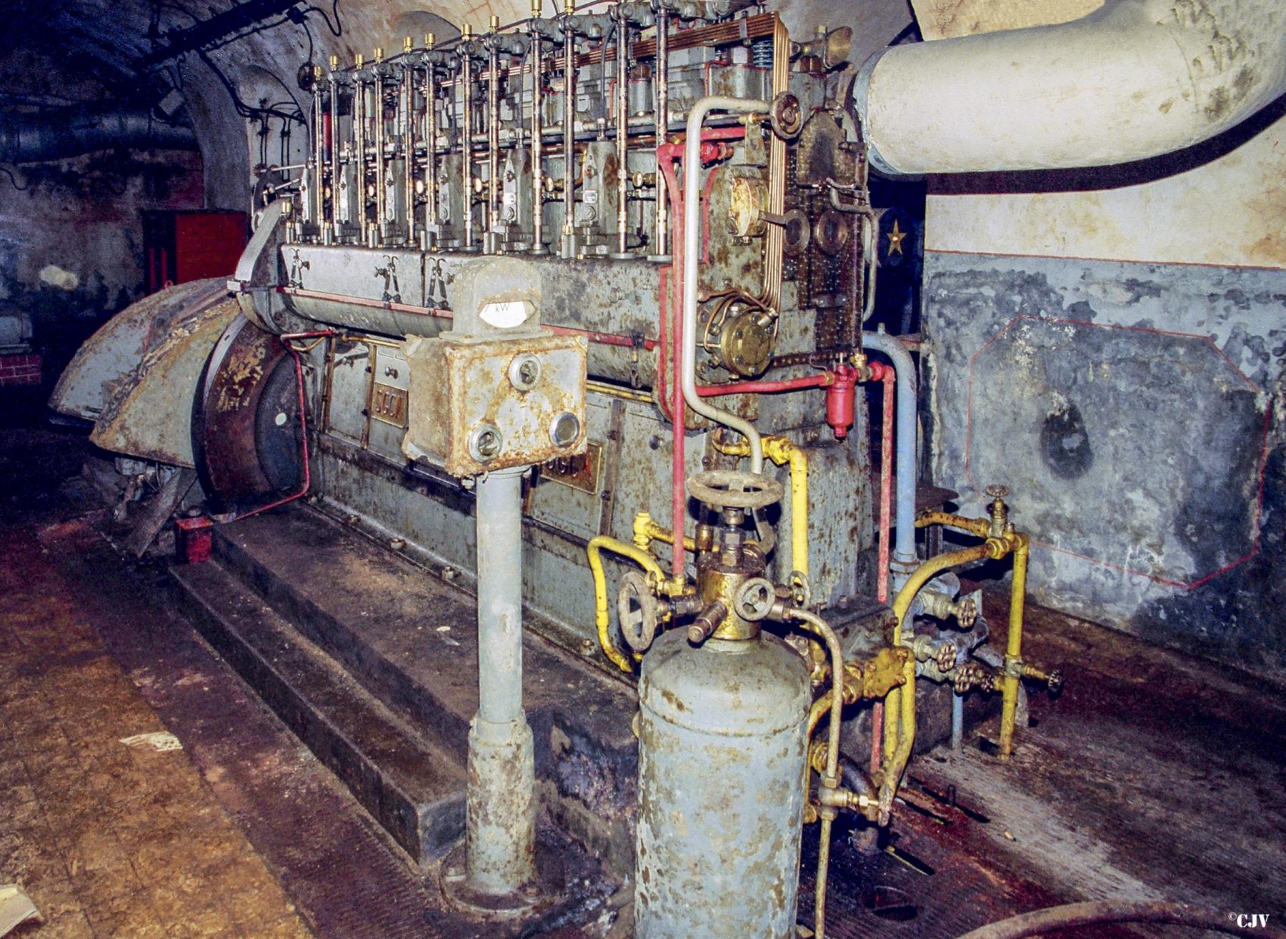 Ligne Maginot - LATIREMONT - A3 - (Ouvrage d'artillerie) - Usine electrique
L'un des moteurs SGCM