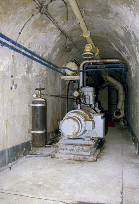 Ligne Maginot - COL DE GARDE (G) - EO10 - (Abri actif) - L'usine électrique
Groupe électrogène Baudouin DB2 