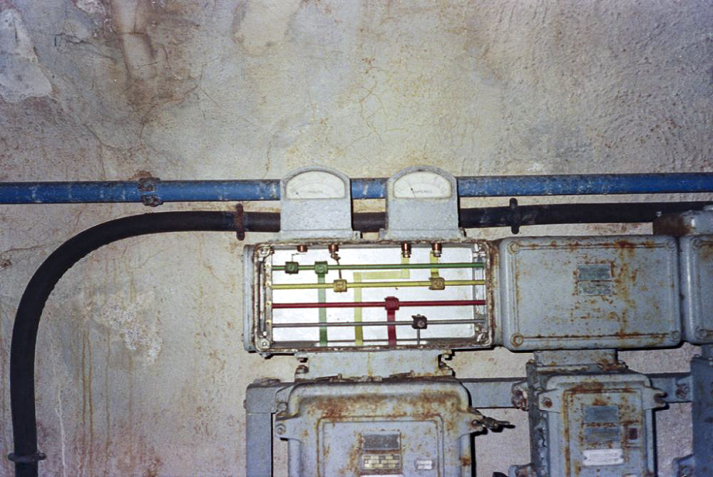 Ligne Maginot - COL DE GARDE (G) - EO10 - (Abri actif) - L'usine électrique
Le tableau électrique général de l'ouvrage