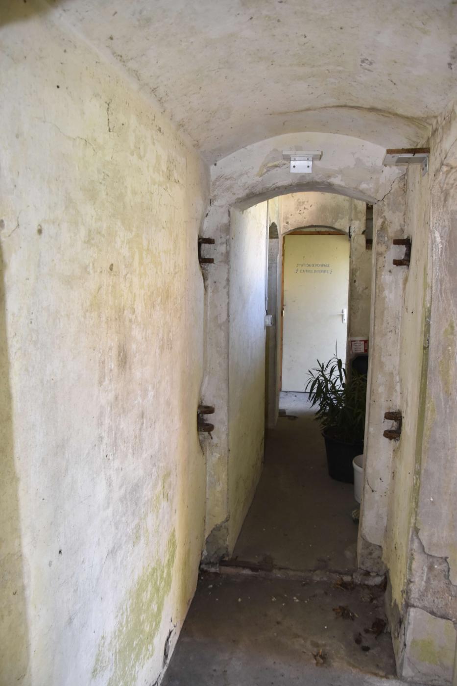 Ligne Maginot - OBERSAASHEIM EST - (Abri) - Couloir reliant les chambres