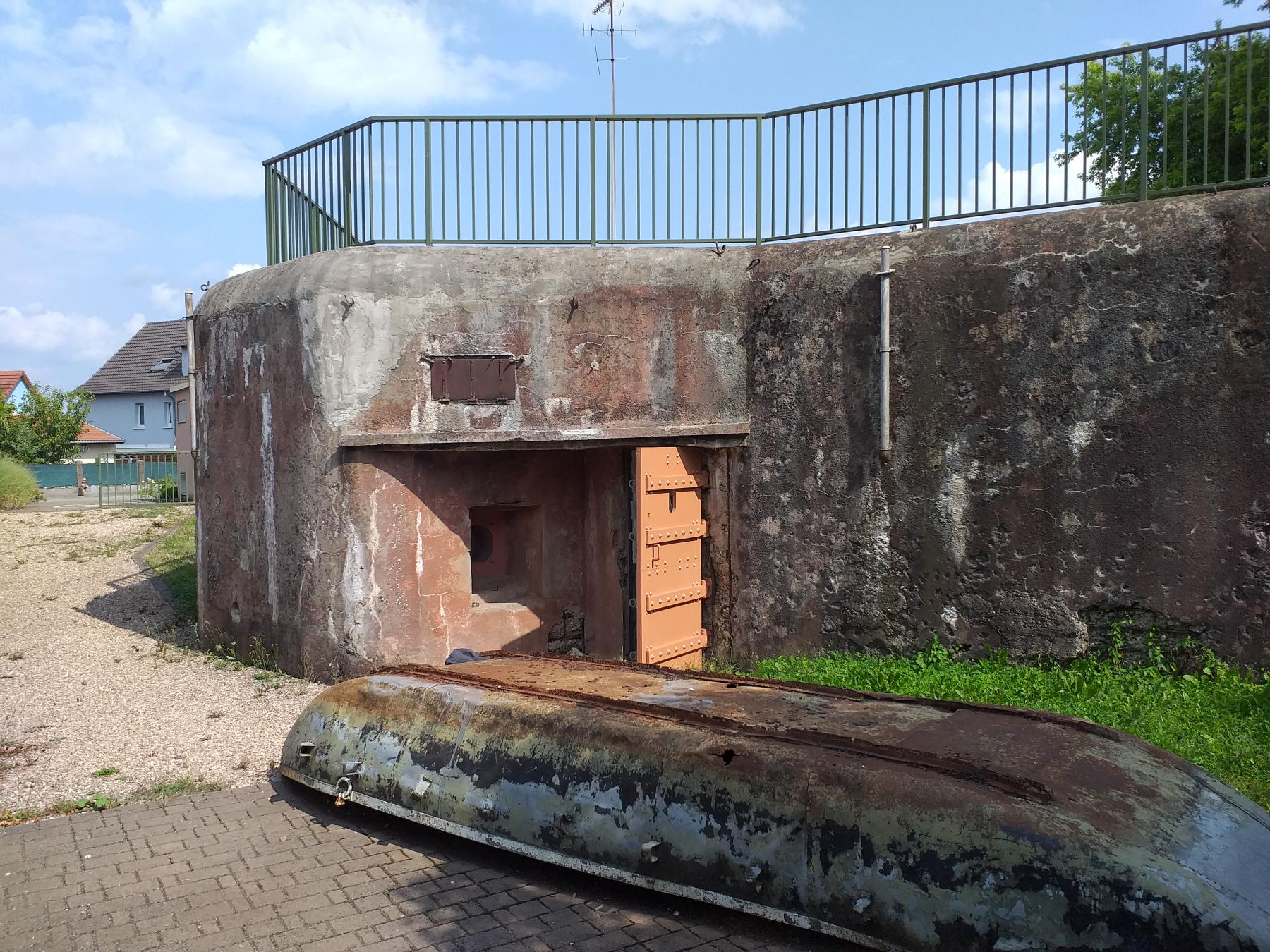 Ligne Maginot - 16/3 - KILSTETT - (Casemate d'infanterie - Double) - L'entrée et son coffre FM de défense rapprochée