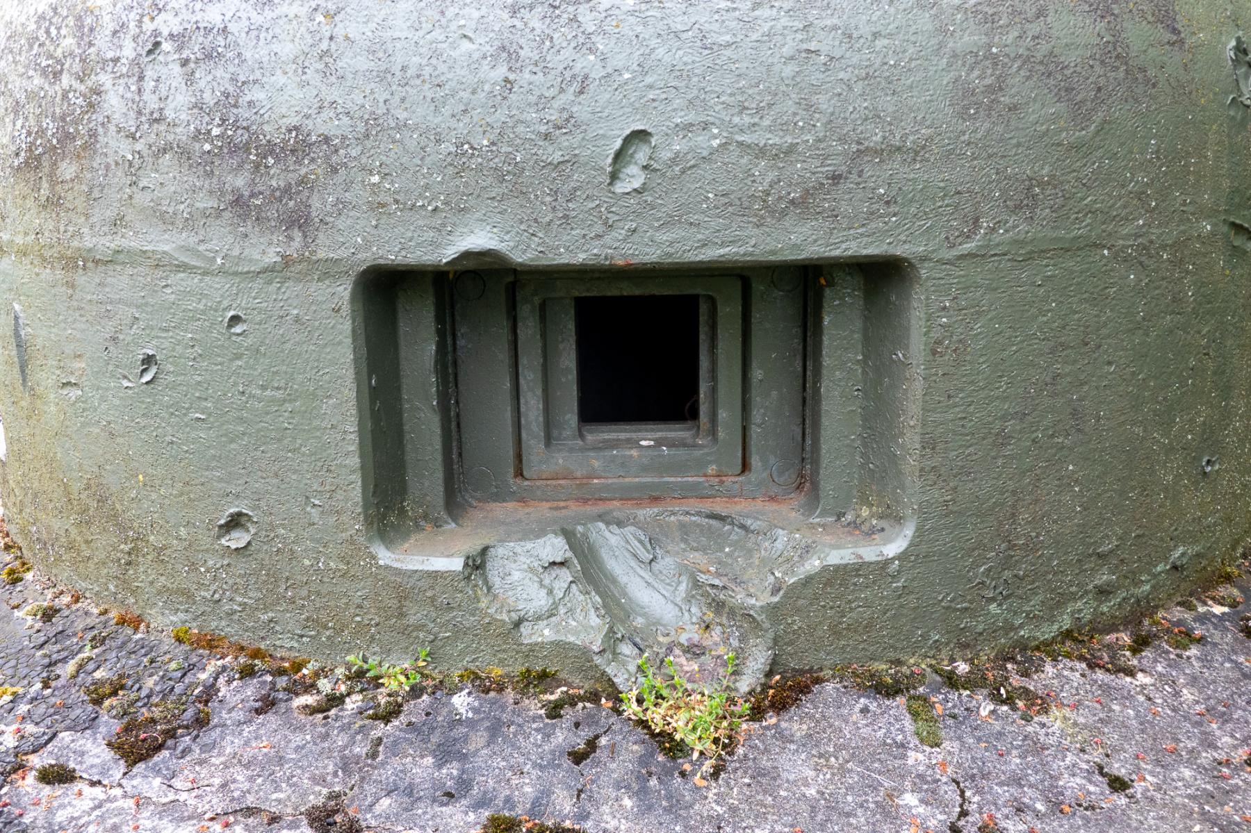 Ligne Maginot - HATTEN - O1 - (Observatoire d'artillerie) - Impacts sur la cloche GFM