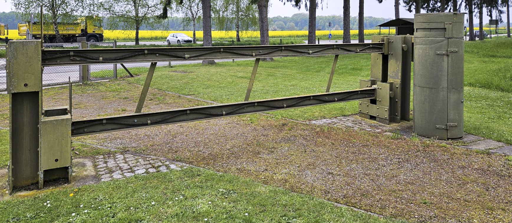Ligne Maginot - ESCH - (Obstacle antichar) - La barrière reconstituée