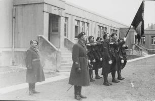 Ligne Maginot - VECKRING - (Camp de sureté) - 164° RIF
Cérémonie dans le camp de Veckring