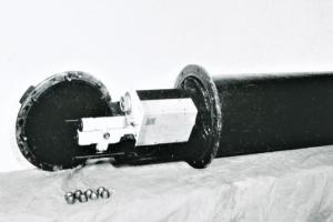 Ligne Maginot - Lunette fixe type G (G) - Ouvrage de Fermont bloc 4
Lunette type G sortant de sa caisse étanche de stockage

