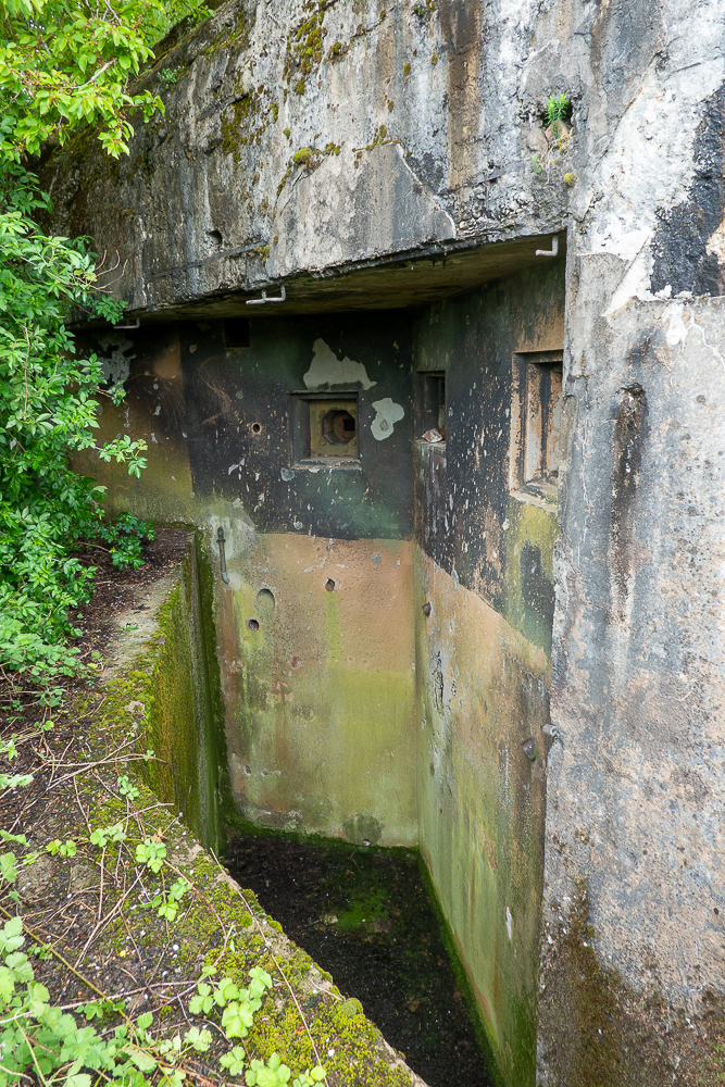 Ligne Maginot - ASCHBACH EST - O2 - (Casemate d'infanterie - Double) - Fossé diamant au pied de la chambre de tir nord-ouest.