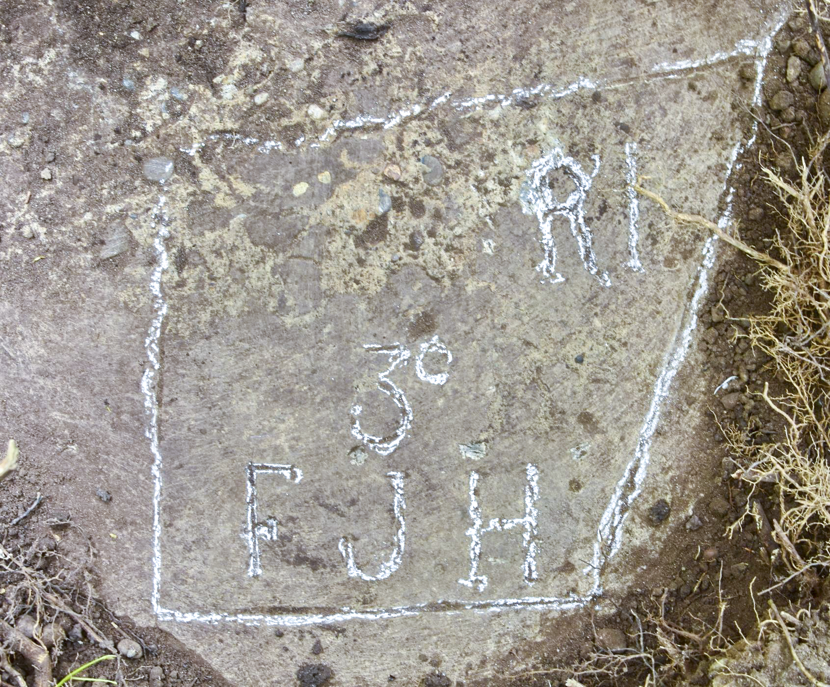 Ligne Maginot - BATTENHEIM ECLUSE 44 NORD 2 - (Cuve pour canon) - Inscriptions RI 3° FJH