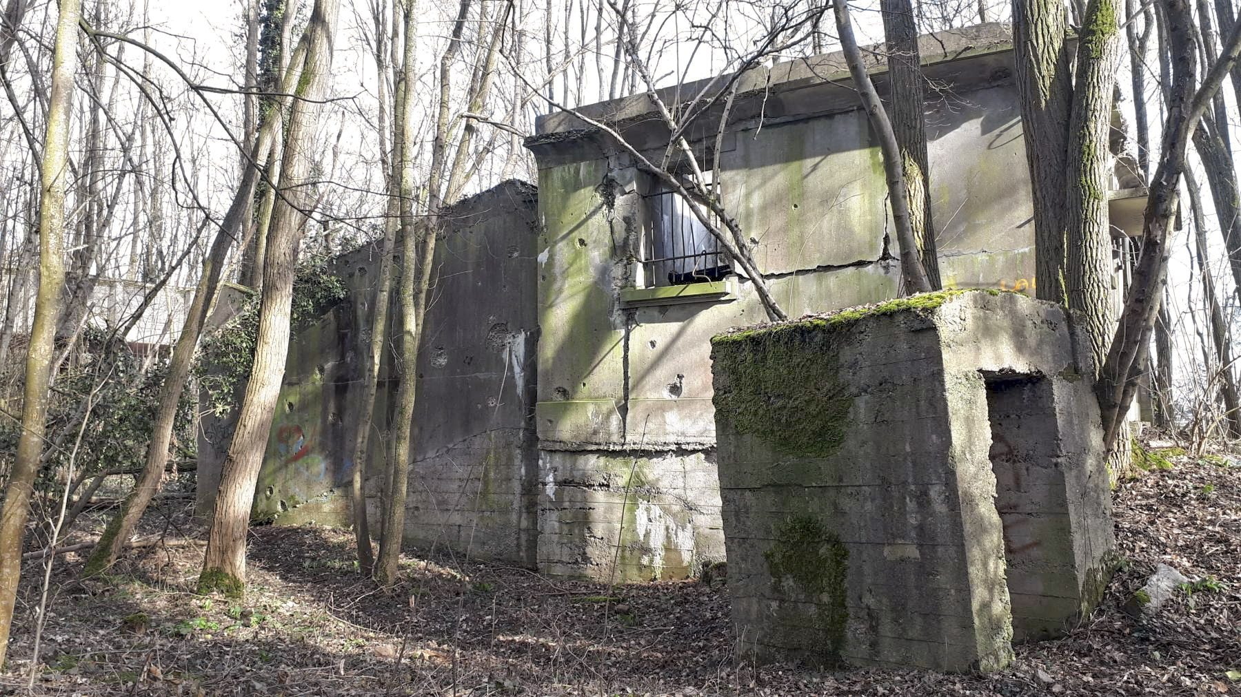 Ligne Maginot - SUNDHOUSE - (Stand de tir) - Un curieux bloc à coté de la casemate d'exercice