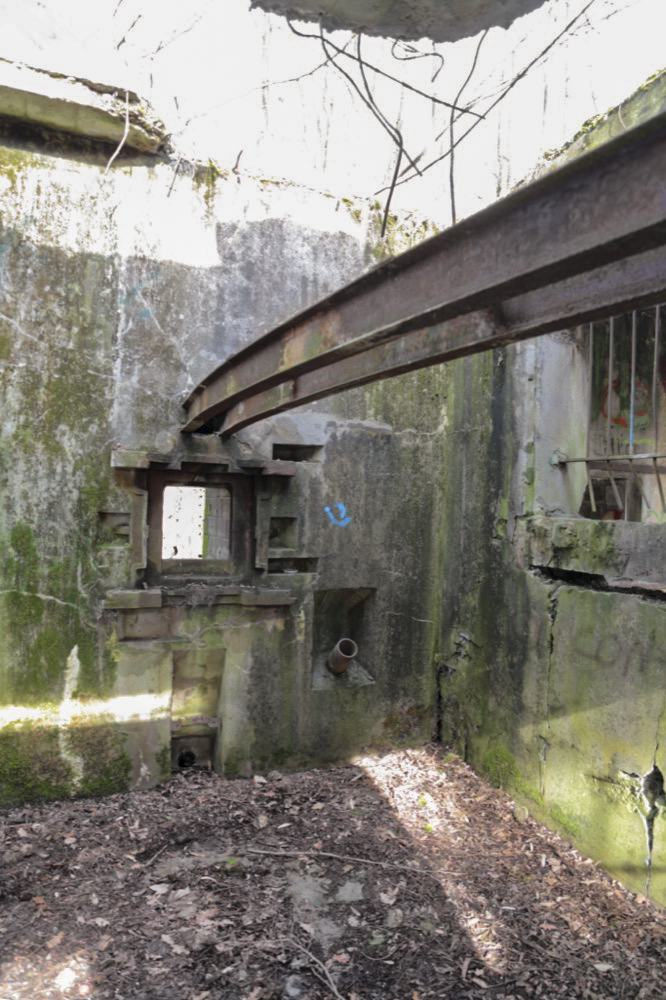 Ligne Maginot - SUNDHOUSE - (Stand de tir) - Trémie n°4 avec bi-rail pour canon de 47