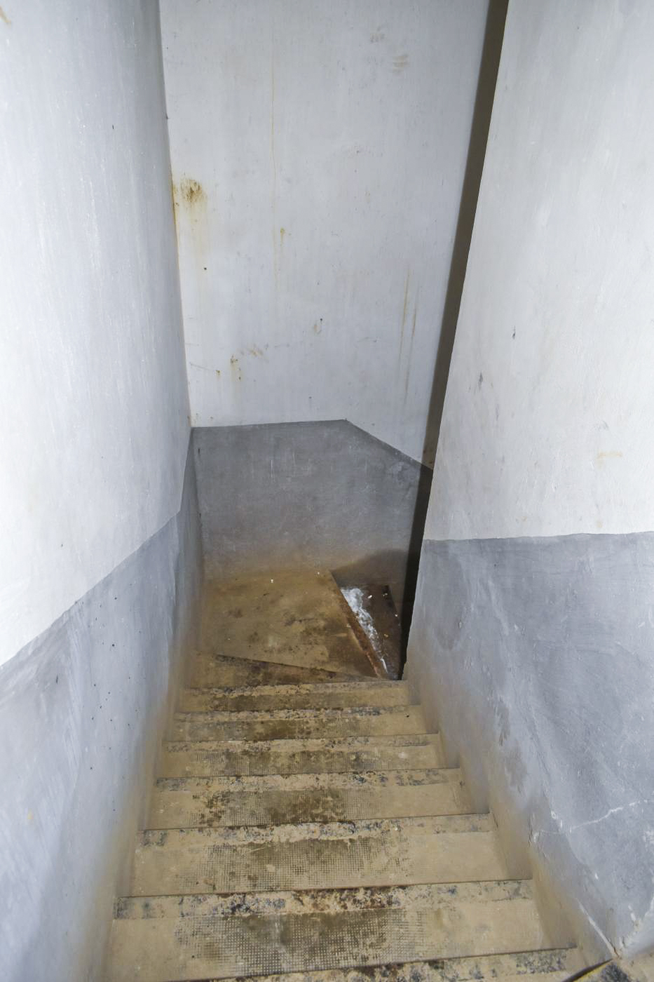 Ligne Maginot - ASCHBACH EST - O2 - (Casemate d'infanterie - Double) - Escalier d'accès au sous-sol