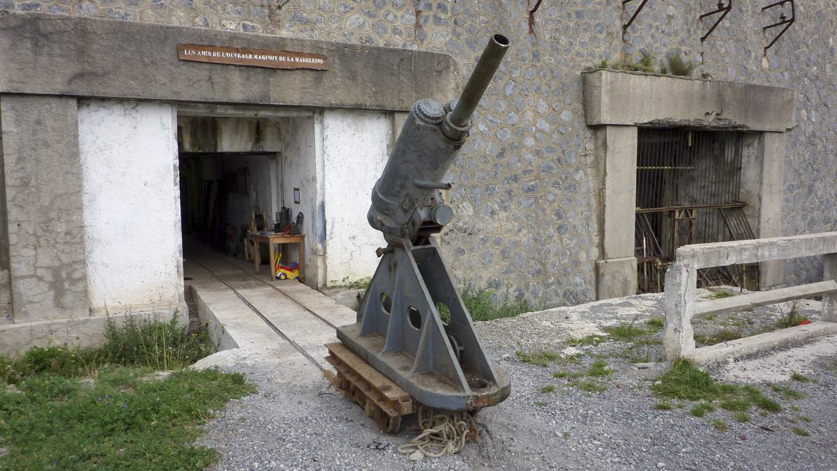 Ligne Maginot - RIMPLAS (RS) - (Ouvrage d'artillerie) - Entrée des hommes
Le départ d'un des mortiers de 81