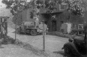 Ligne Maginot - THONNELLE - (Ouvrage d'infanterie) - Bloc 3
Ravitaillement de l'ouvrage en gas-oil par camion