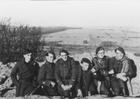 Ligne Maginot - AVIOTH - (Casemate d'infanterie - Simple) - Les cadres de la casemate d'Avioth. Deuxième ezn partant de la droite, le Lt David, prédecesseur du Lt André