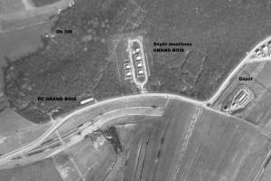 Ligne Maginot - GRAND BOIS - (Dépôt de Munitions) - Vue aérienne du 12 mars 1940 (Mission 93 - Alt 2000) montrant :
- Dépôt munitions du Grand Bois
- Pc du Grand Bois
- Blockhaus Db 346
