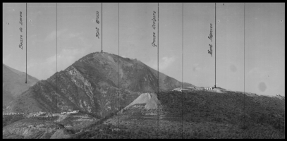 Ligne Maginot - AGAISEN (AN) - E03 - (Ouvrage d'artillerie) - Extrait du panoramique de l'observatoire de Campost
Bloc 2 est bien visible; le bloc 4 à droite
A gauche campement Marabouts
