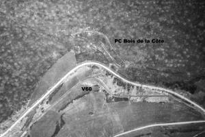Ligne Maginot - BOIS DE LA COTE (169° RIF) - (PC de Sous-Secteur) - Vue aérienne du PC du Bois de la Côte le 11 mars 1940.
Le parcours de la voie de 60 est également bien visible.