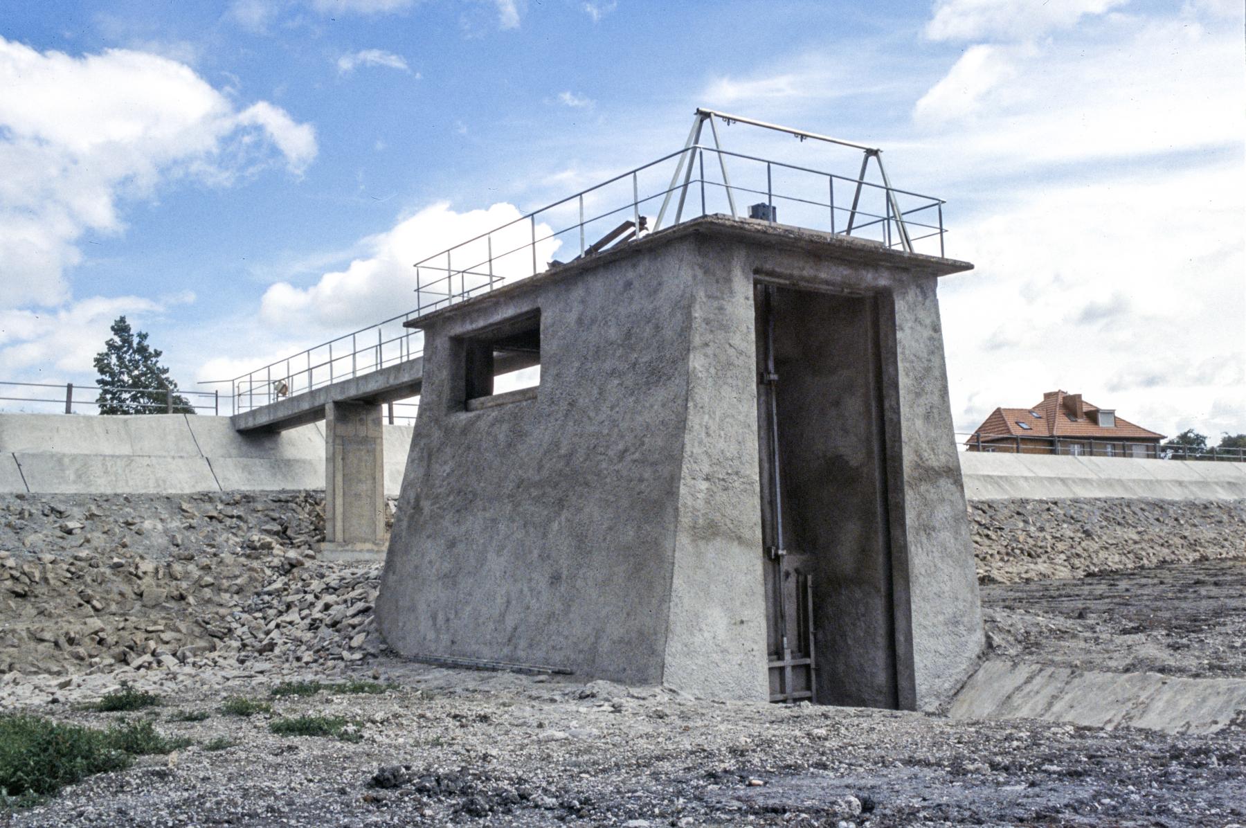 Ligne Maginot - RESERVOIR DE HOSTE-HAUT - (Inondation défensive) - La tour de déversement lors des travaux