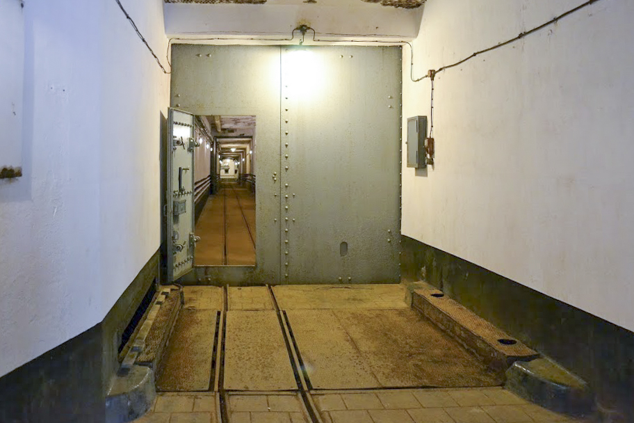 Ligne Maginot - GALGENBERG - A15 - (Ouvrage d'artillerie) - Entrée munitions
La porte blindée et le pont escamotable anti-chars