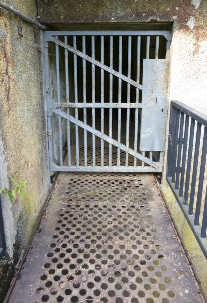 Ligne Maginot - GALGENBERG - A15 - (Ouvrage d'artillerie) - L'entrée des hommes
Grille défensive du couloir d'entrée