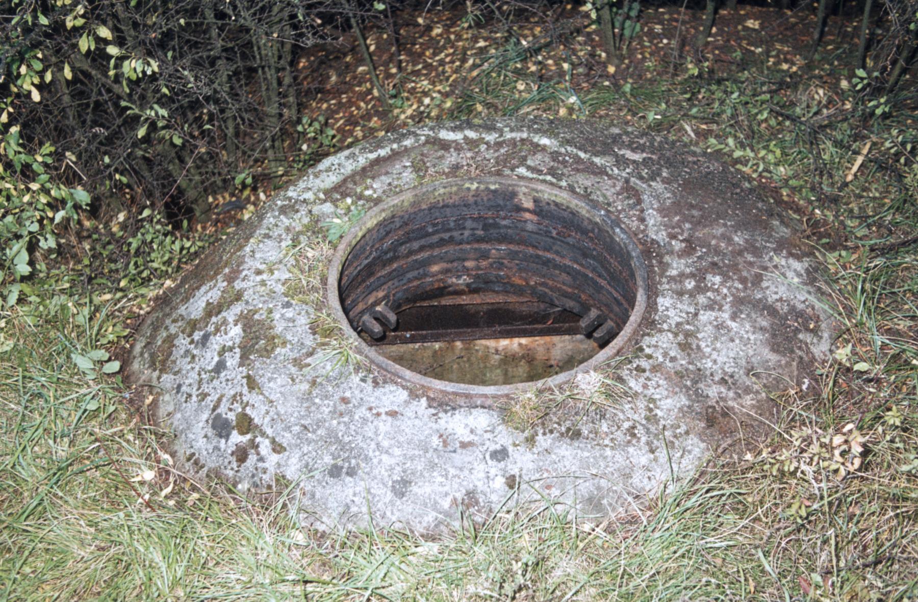 Ligne Maginot - A2B - KNOPP 5 - (PC) - Les restes de la cloche