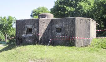 Ligne Maginot - VALDAHON - (Camp de sureté) - Vue d'ensemble du blockhaus d'exercice de tir sous béton