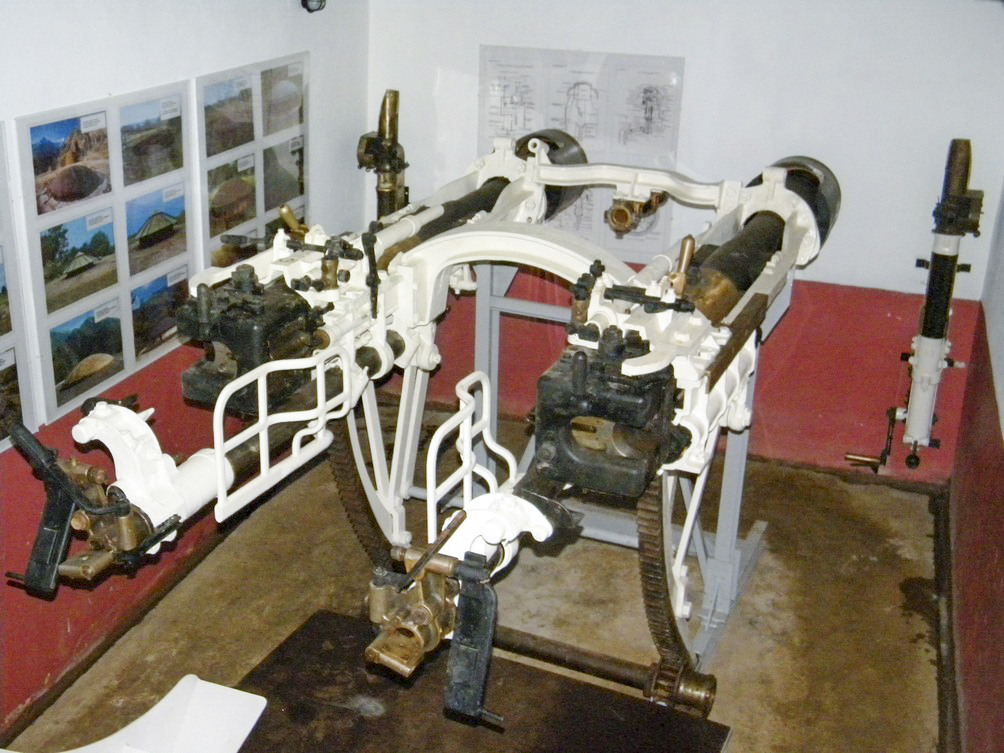 Ligne Maginot - Canon-obusier de 75 mm modèle 1933 - Canon provenant de l'ouvrage du Hochwald
Musée de l'ouvrage de Schoenenbourg