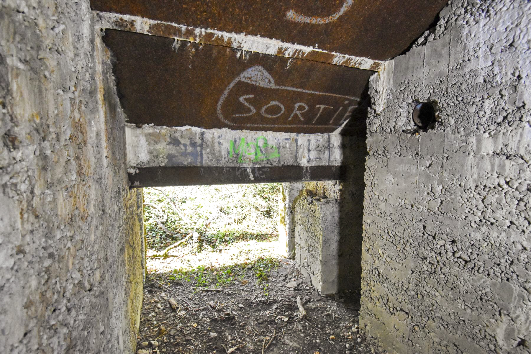 Ligne Maginot - PA DU CARREFOUR 248-1 - (Blockhaus pour canon) - L'entrée du matériel