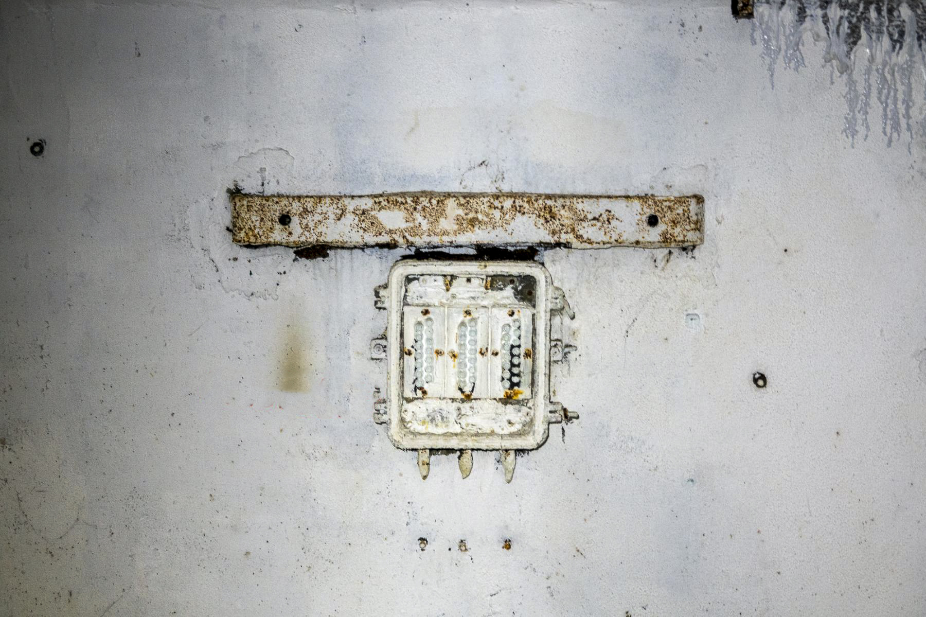 Ligne Maginot - 34T - (Chambre de coupure) - Restes du répartiteur moderne (1957)