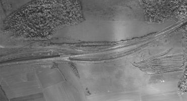Ligne Maginot - VF60 - ROCADE SAINT-HUBERT / BOULANGE / MANCE - PARTIE SFCR - (RESEAU - Voie 60 - Antenne ou rocade ferroviaire) - Photo aérienne du transbordement de Bazonville en 1954