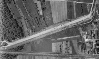 Ligne Maginot - Gare de transbordement de Florange - Vue aérienne de 1947, 
Gare de transbordement de Florange,
Les installations sont encore visibles sur cette photo.
