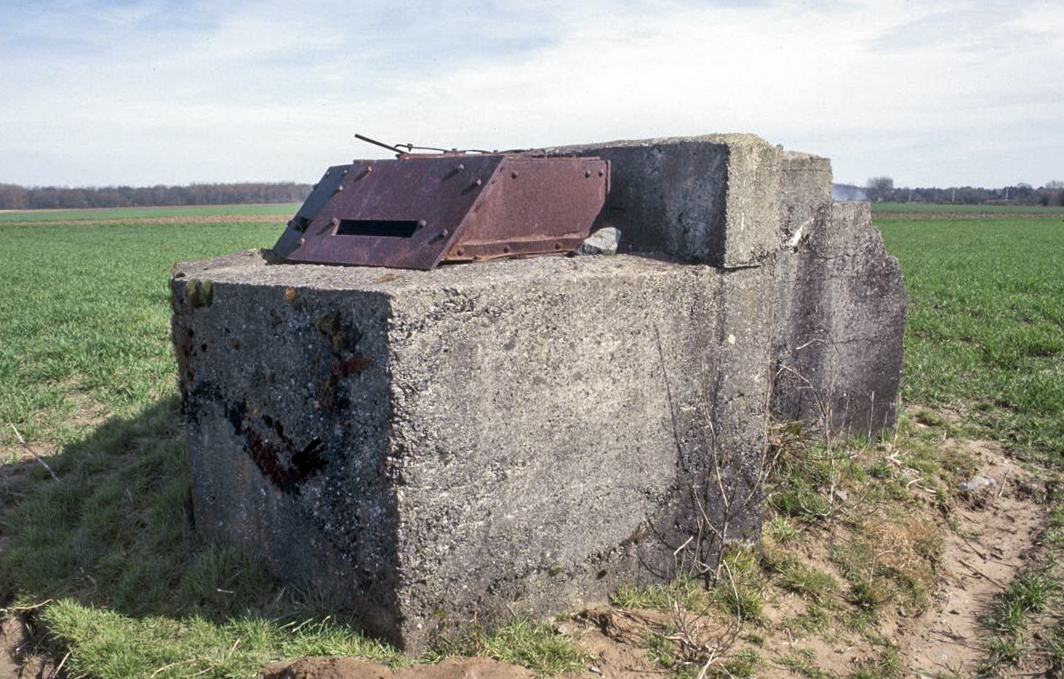 Ligne Maginot - B576 - FERME DU GARD - (Observatoire d'artillerie) - Tasnières sur Hon. Obs. B 576 (OD 90)
