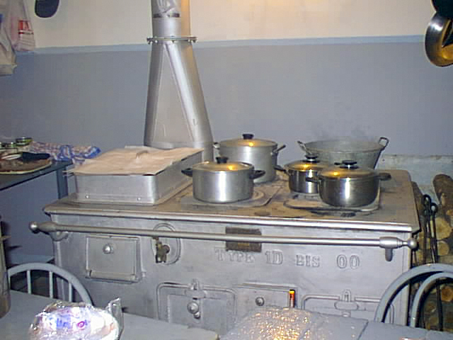 Ligne Maginot - BOIS KARRE - A12 - (Ouvrage d'infanterie) - La cuisinière de marque François-Vaillant, à charbon