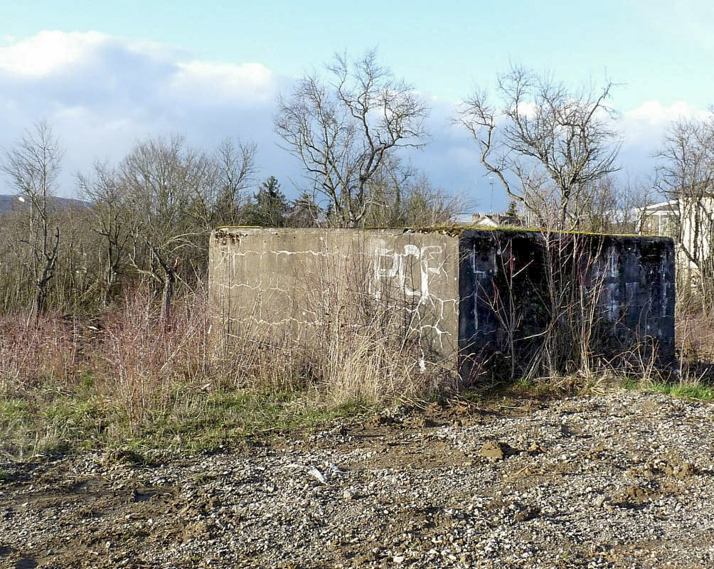 Ligne Maginot - CB257 - CIMETIERE D'HETTANGE - (Blockhaus pour arme infanterie) -          
