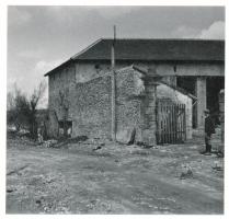Ligne Maginot - FERME WELSCHHOF SUD - (Blockhaus pour arme infanterie) - L’embrasure est visible dans le mur de façade de la grange