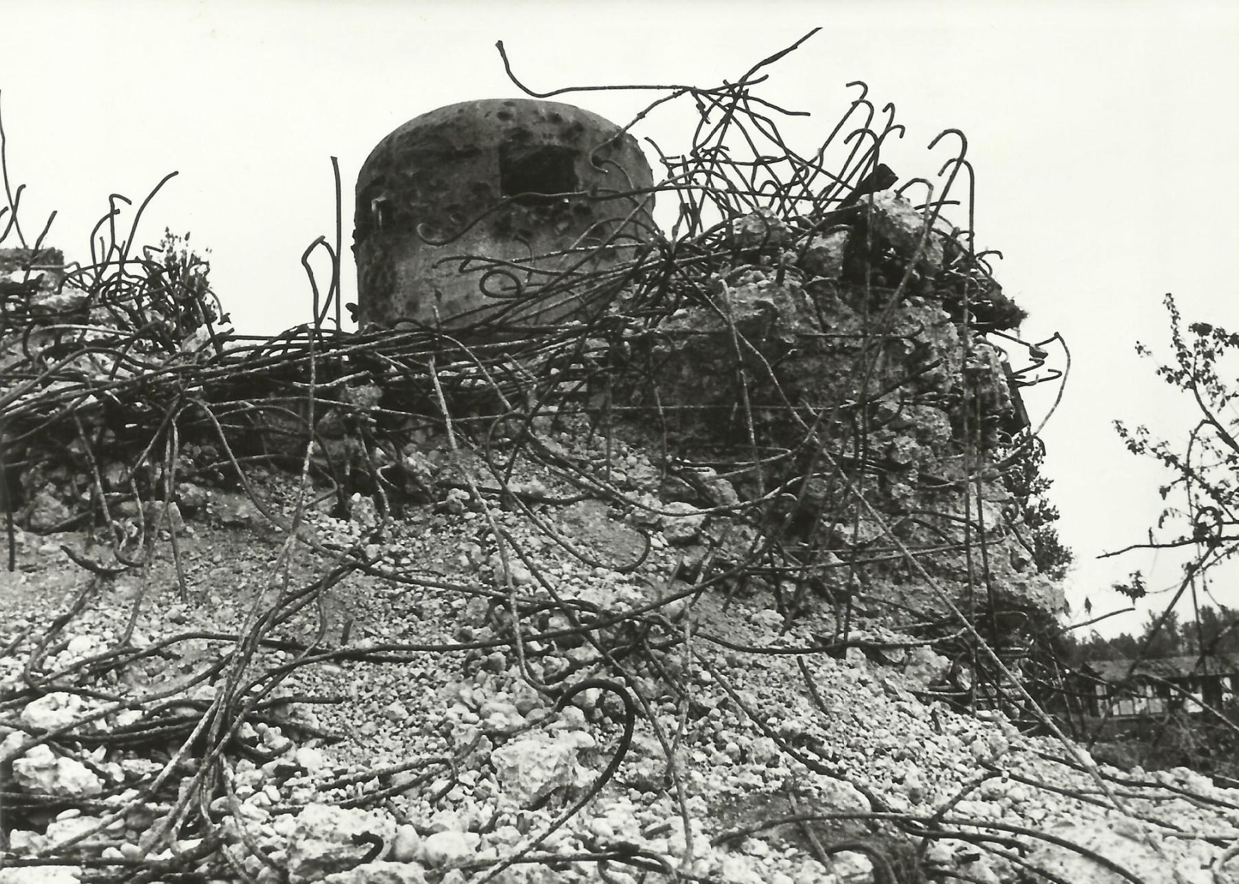 Ligne Maginot - 32/1 - FORT MORTIER - (Casemate d'infanterie - Double) - La cloche après l'attaque allemande