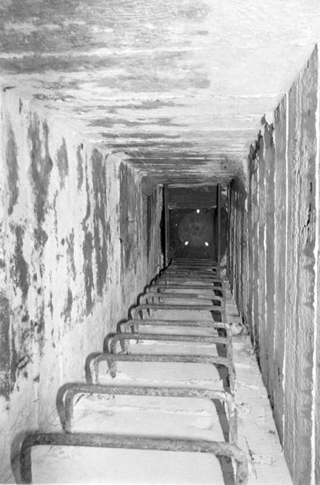 Ligne Maginot - BAISSE DE SCUVION - (Ouvrage d'infanterie) - Bloc 2
Le puits d'accès à la cloche en place