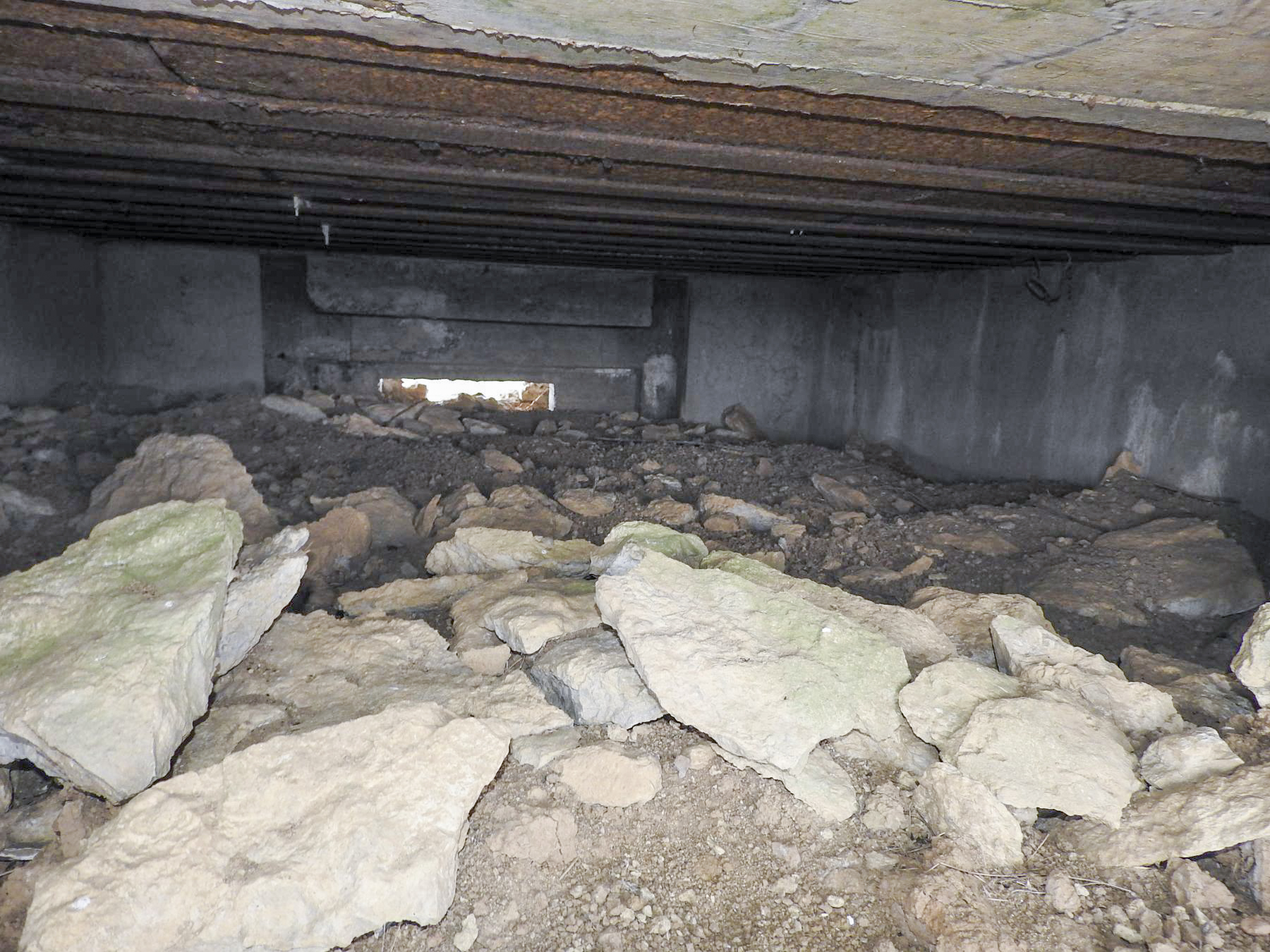Ligne Maginot - HOCHWAELDEN EST - (Blockhaus pour canon) - L'intérieur rempli de terre.