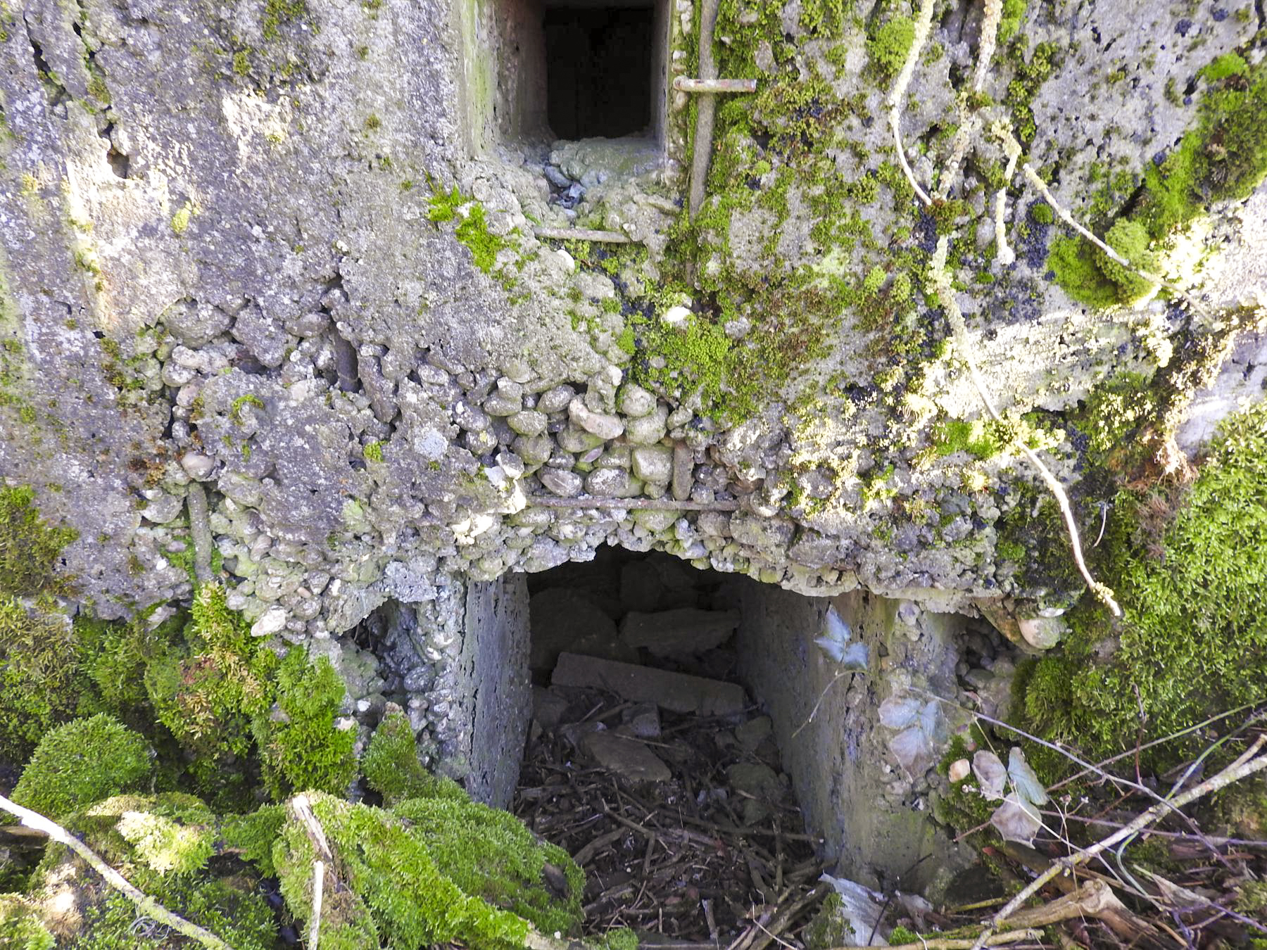 Ligne Maginot - KLEIBORN SUD - (Blockhaus pour arme infanterie) - L'entrée et un orifice de ventilation.