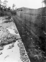 Ligne Maginot - HOCHWALD FOSSE et CASEMATE C6 - Casemate 6 et fossé 2/3
Camouflage en cours