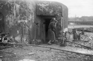 Ligne Maginot - 440C - PONT VAUBAN - (Blockhaus pour canon) - Blockhaus en 1944-45