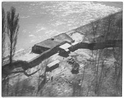 Ligne Maginot - CHAMP DE COURSES - (Casemate d'infanterie - double) - Photo aérienne
Le dispositif de camouflage est bien visible sur cette photo