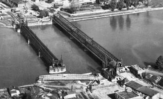 Ligne Maginot - PONT DU RHIN SUD - (Blockhaus pour arme infanterie) - Vue générale de la défense des ponts sur le Rhin (Strasbourg-Kehl)
mission photographique 72 du 22-04-1940