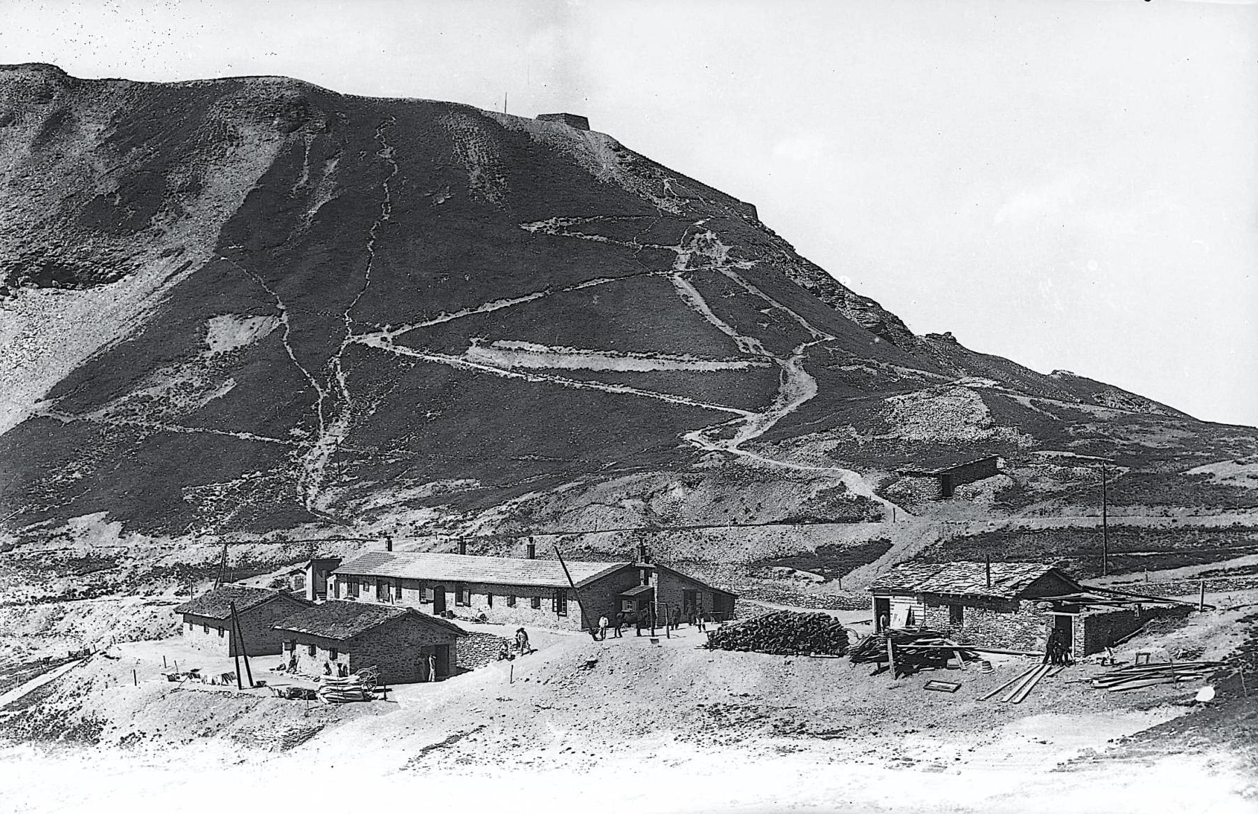 Ligne Maginot - SOLLIERES (BARAQUEMENTS DE) - (Casernement) - Les baraquements de Sollières au col de Mont-Froid
Photo prise avant 1914
