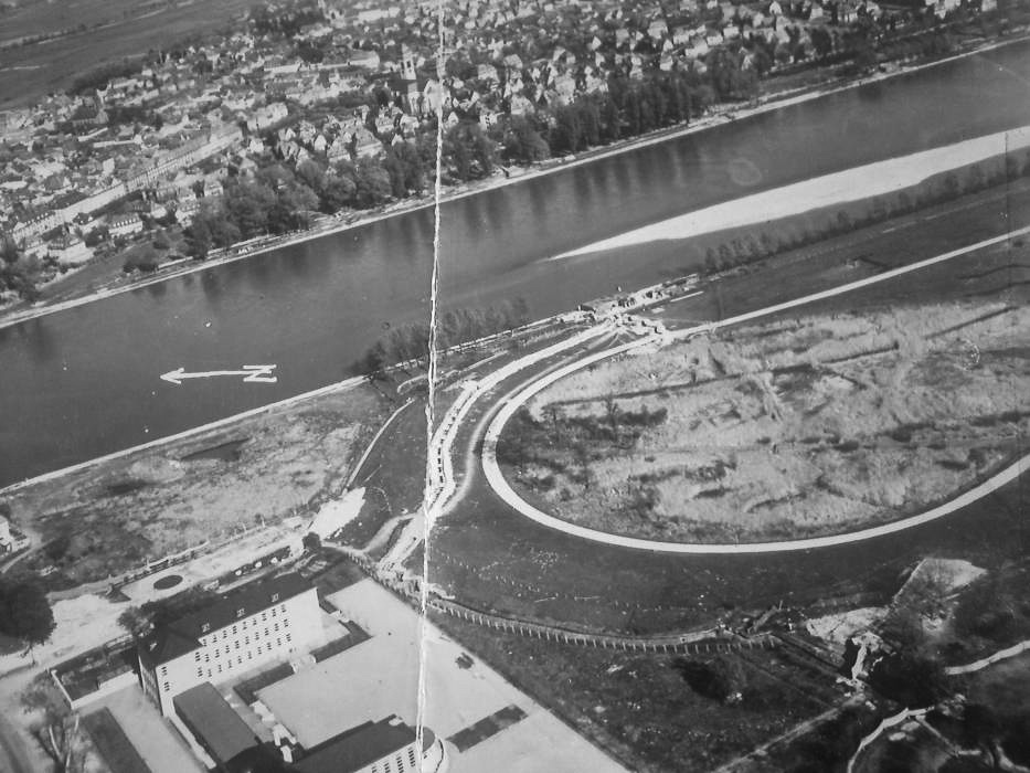 Ligne Maginot - CHAMP DE COURSES - (Casemate d'infanterie - double) - Photo aérienne
Les organisations défensives autour de l'hippodrome sont bien visibles