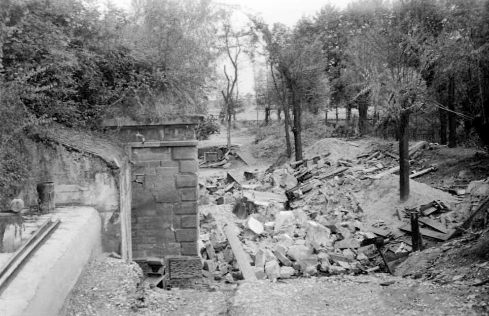 Ligne Maginot - OUVRAGE NEY-RAPP - (Position d'artillerie préparée) - La façade de la caserne détruite par les français